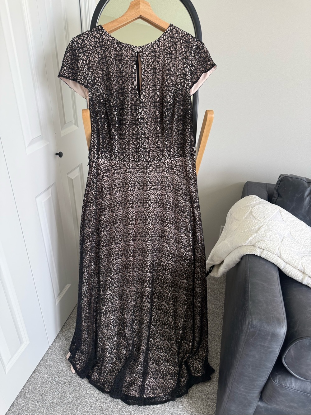 Women’s formal, shell pink, lace / crochet black overlay Cap-Sleeve Maxi Dress